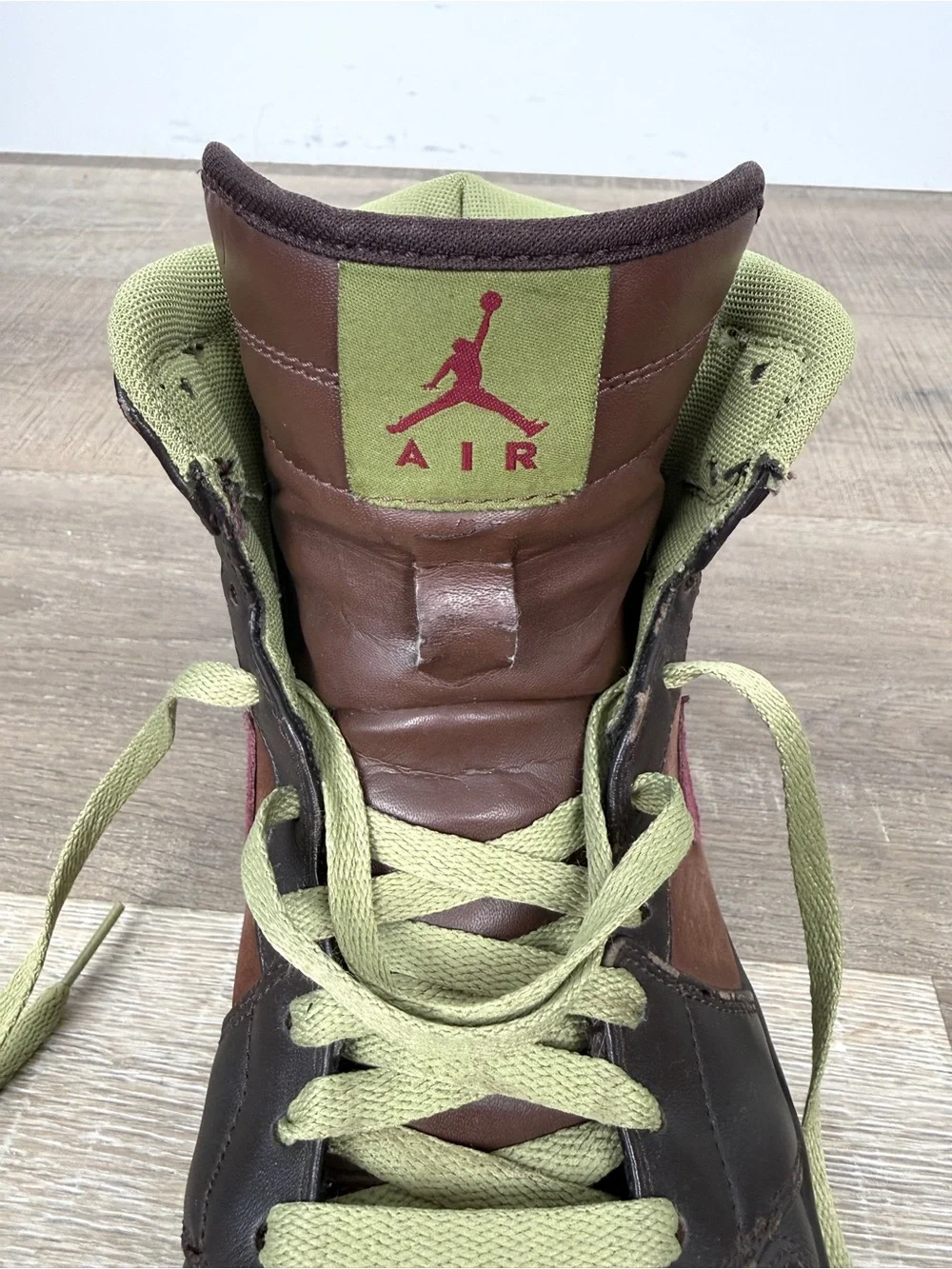 Air Jordan 1 Retro High Size 12.5 Velvet Brown Deep Garnet 2010 332550-201